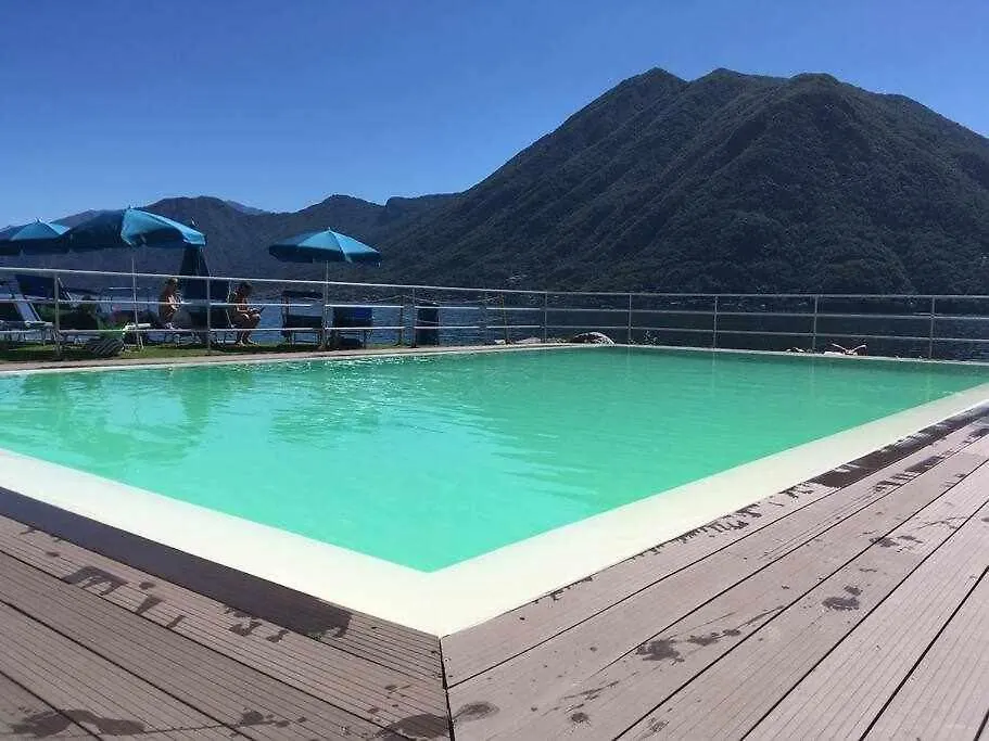 Una Mansarda Sul Lago Di Como 0*,  Włochy