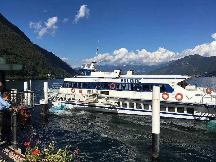 Una Mansarda Sul Lago Di Como Apartament