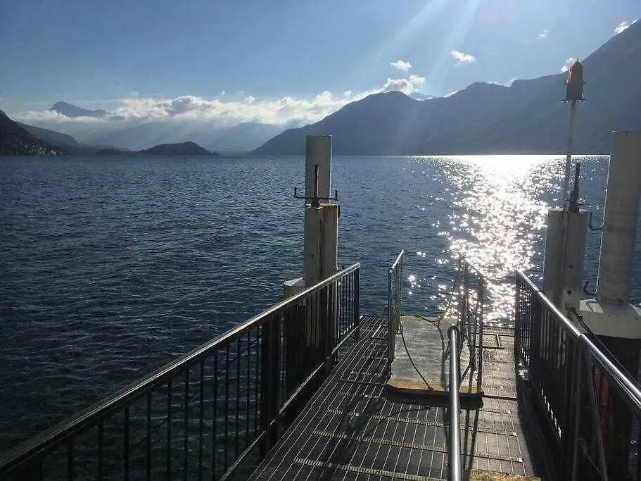 Una Mansarda Sul Lago Di Como Apartment