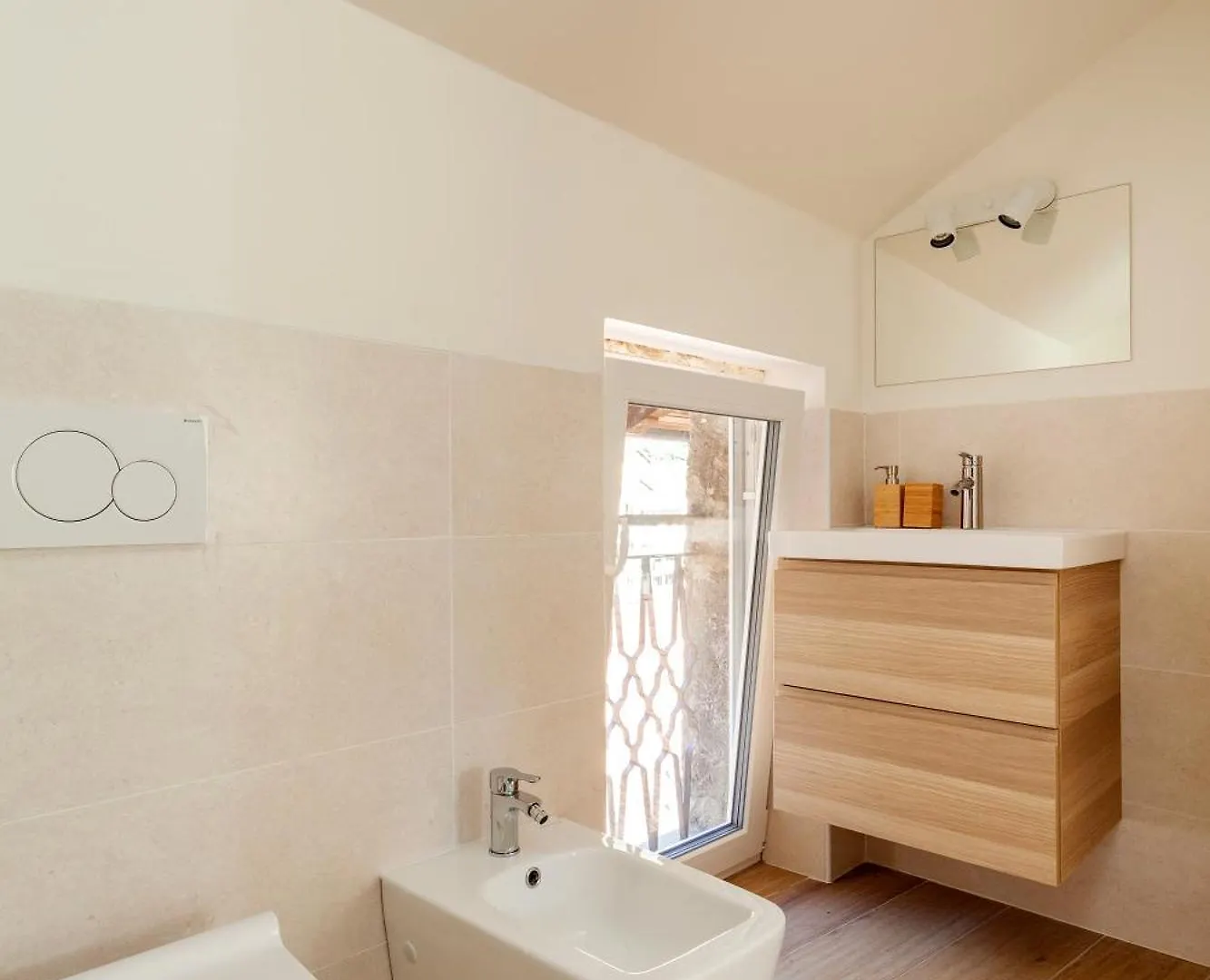 Una Mansarda Sul Lago Di Como Apartment