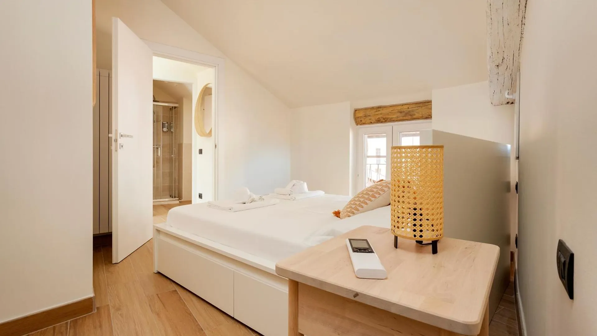 Apartment Una Mansarda Sul Lago Di Como